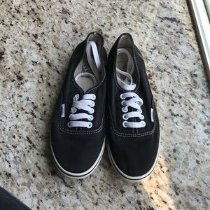 Women’s size 7 Vans Authentic Lo Pro Skate Shoe